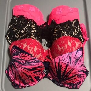 4 gently used VS bras -32B